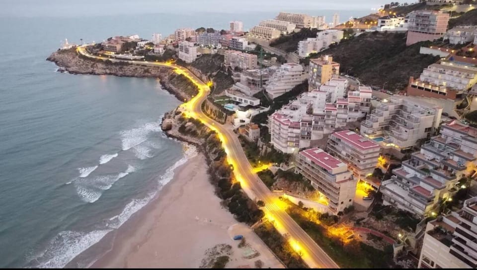 Neighbourhood, Beach