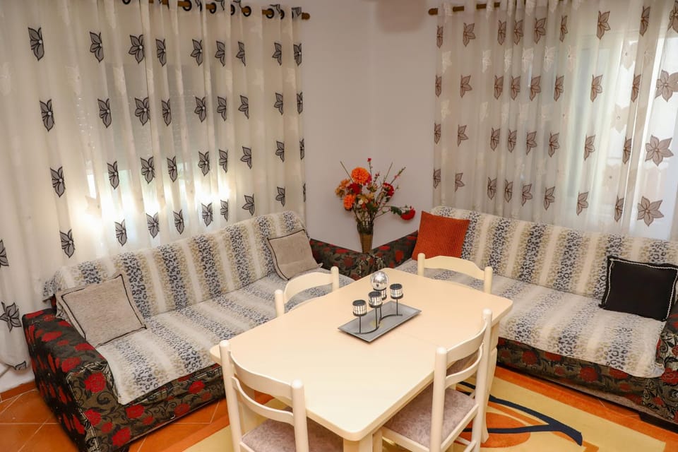 Living room, Seating area, Dining area