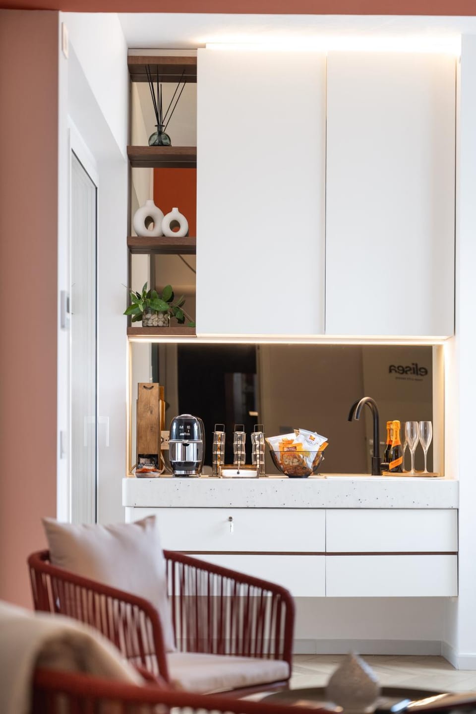 Coffee/tea facilities, Food and drinks, Seating area, Breakfast, Drinks, minibar