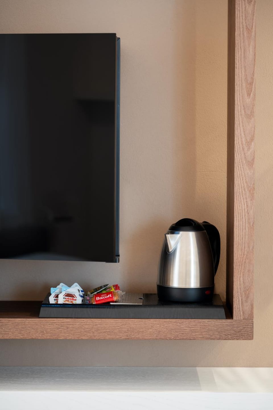 Coffee/tea facilities, minibar