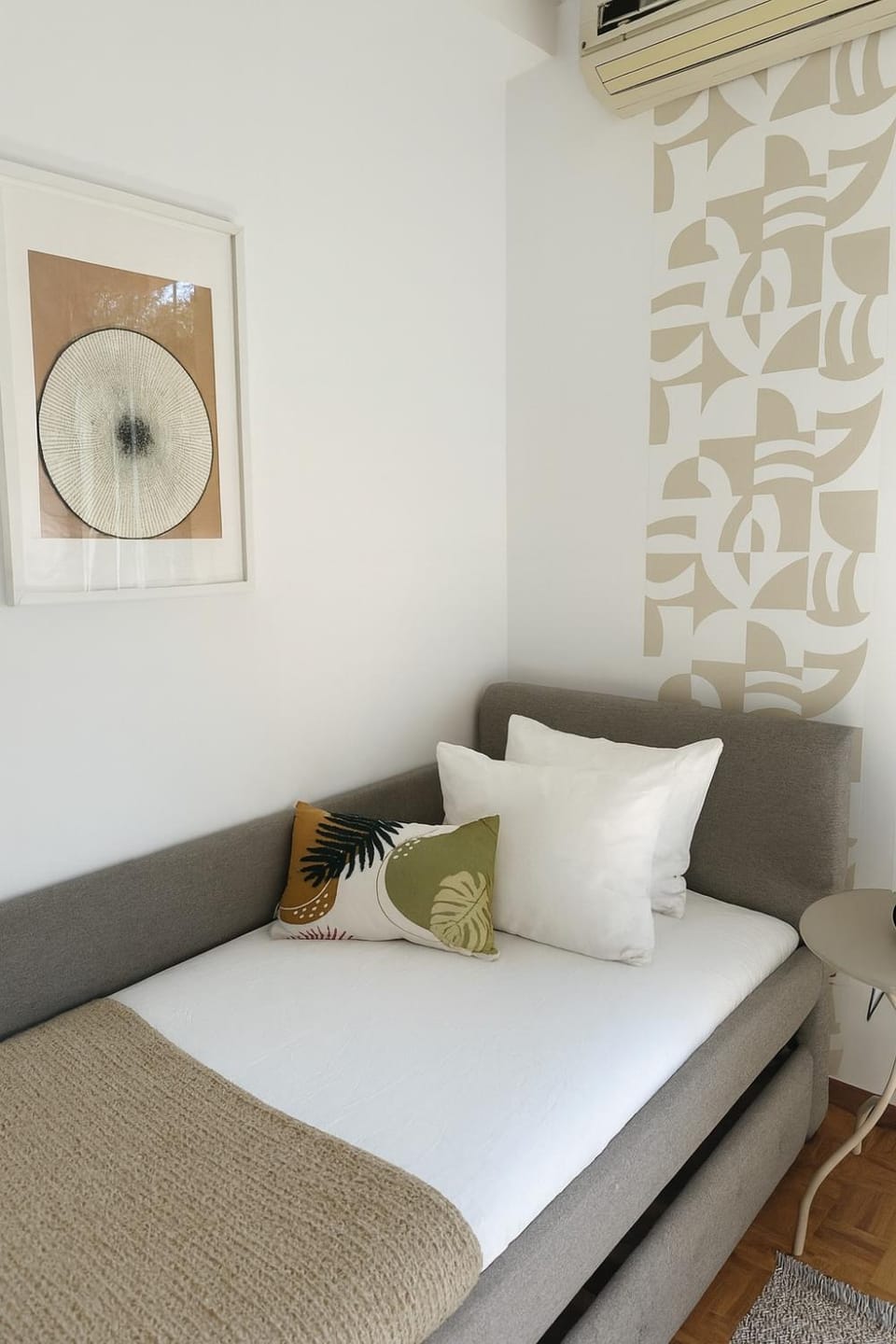 Bed, Photo of the whole room, Bedroom, air conditioner