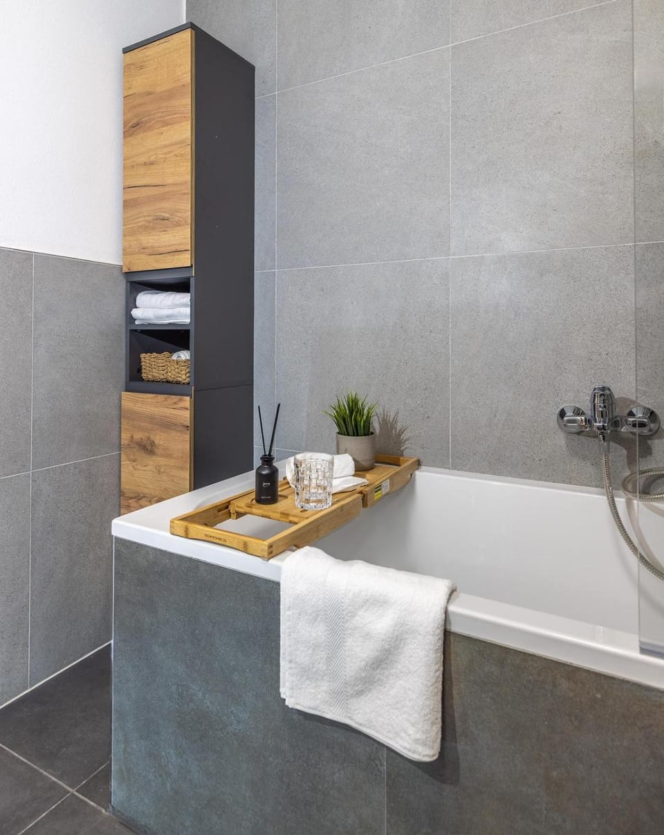 Bathroom, Bath