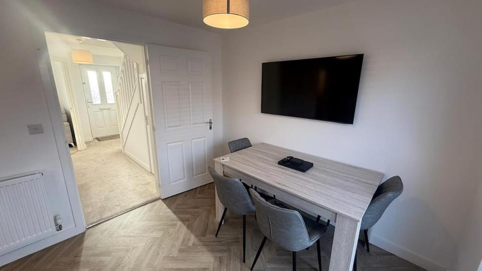 Eagle Drive 3bed House - Contractors Welcome - Fast Wifi Apartment in Humberston