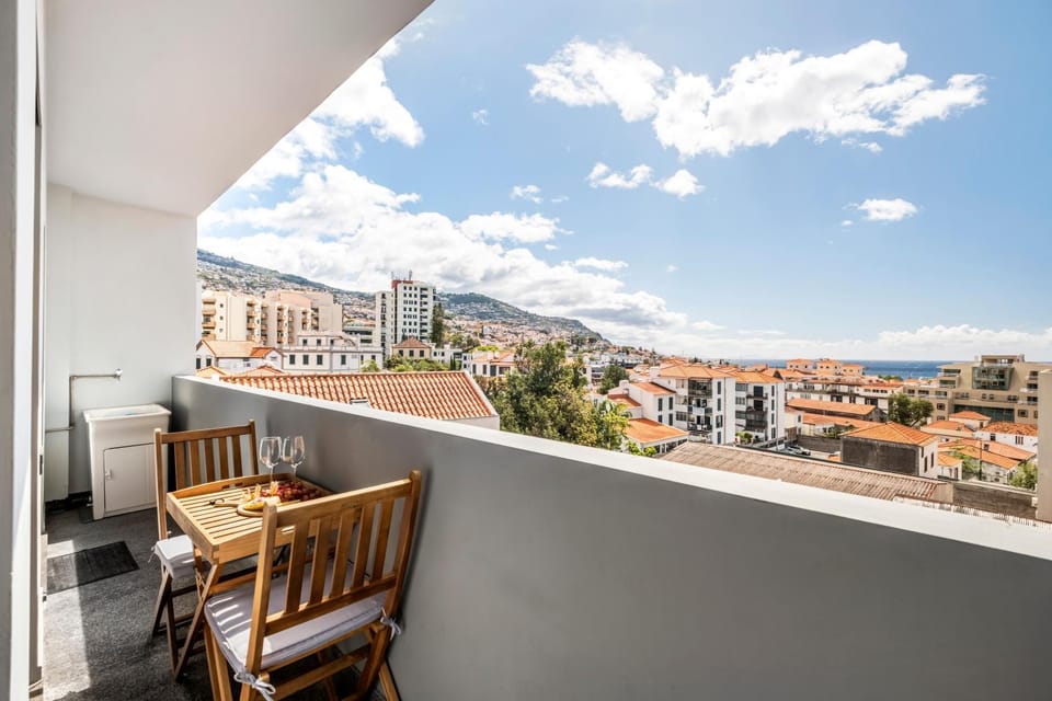 Balcony/Terrace, City view, Mountain view, Sea view