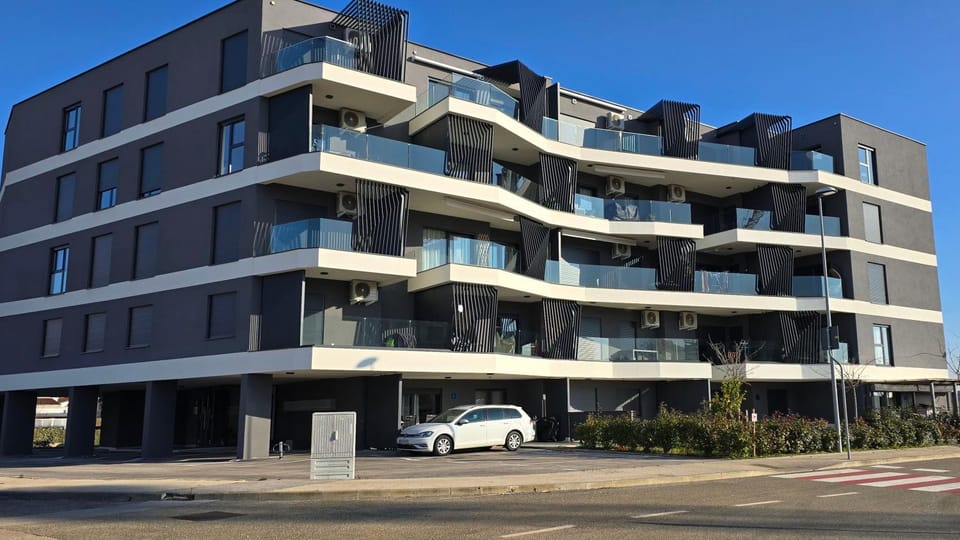 Property building, Day