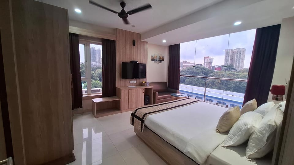 Bed, TV and multimedia, Coffee/tea facilities, View (from property/room), Bedroom