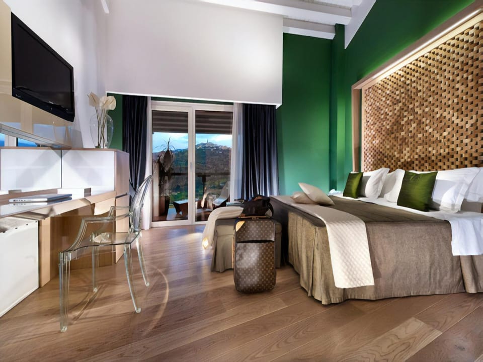 Shower, Bed, Photo of the whole room, Decorative detail, Bedroom, Mountain view