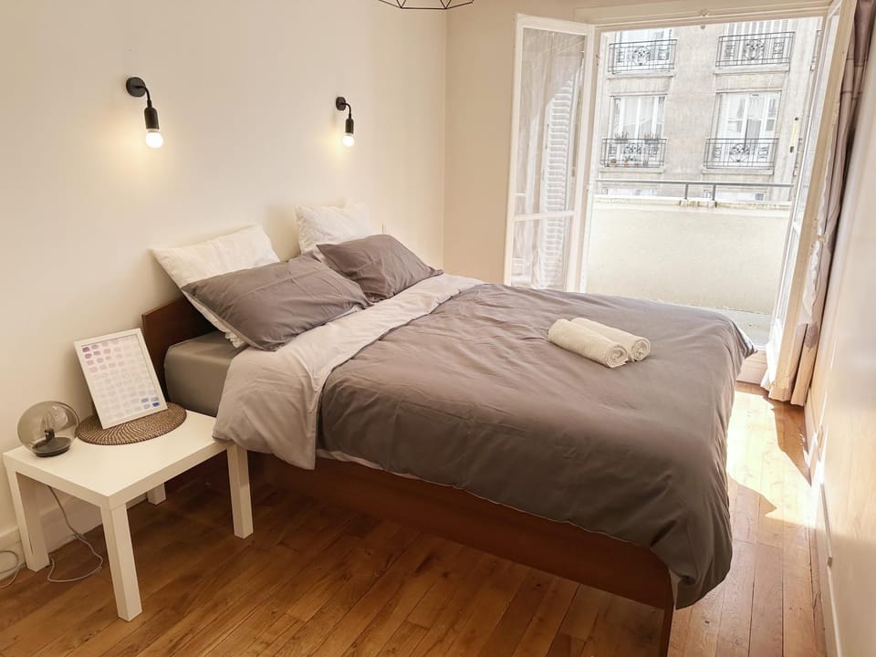Bed, Balcony/Terrace, Bedroom