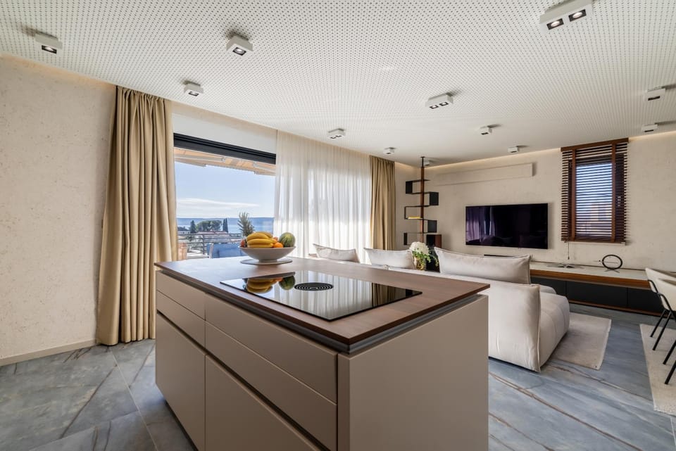 Natural landscape, Kitchen or kitchenette, Dining area
