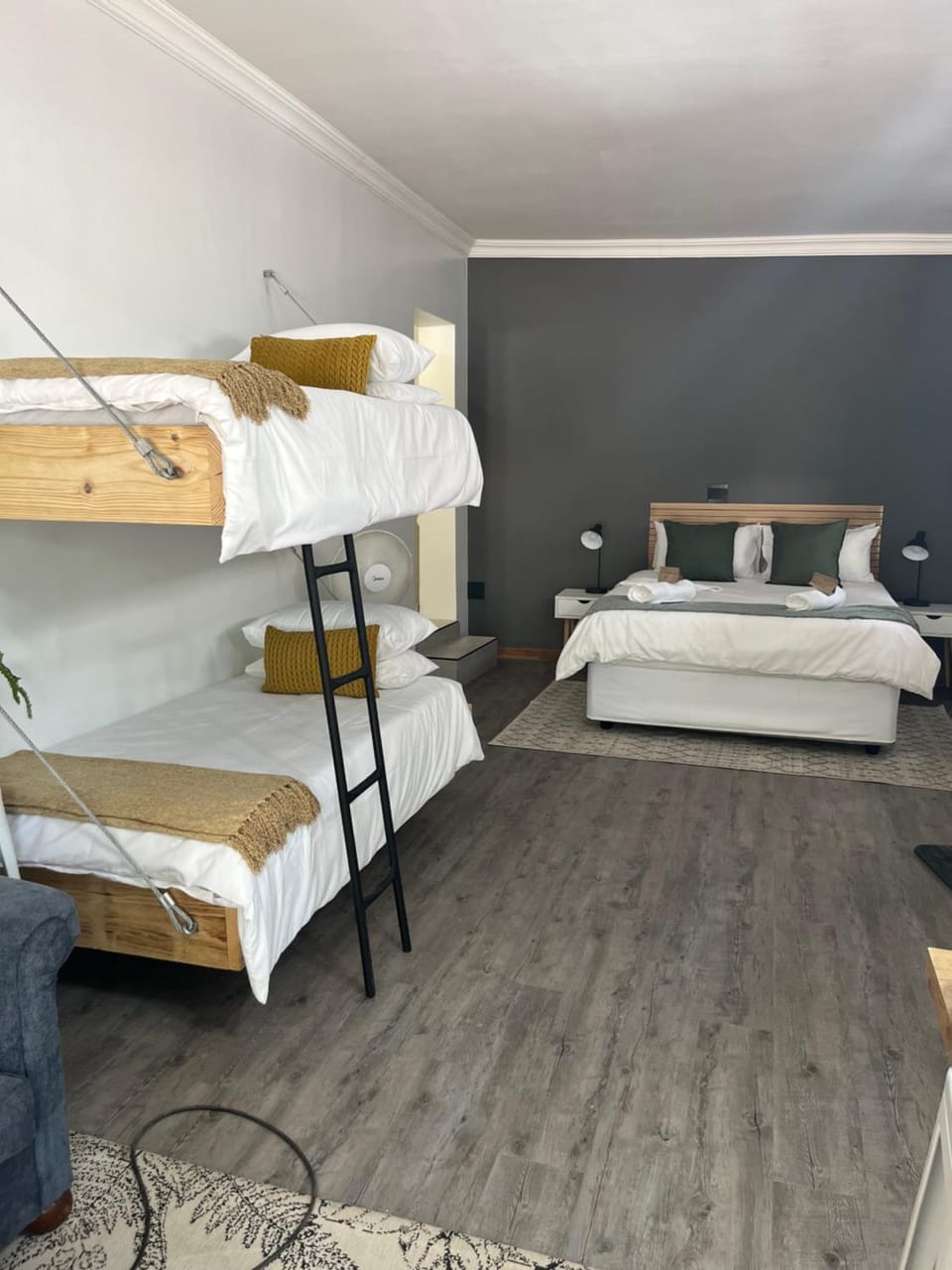 Bed, Photo of the whole room, Bedroom, bunk bed, towels