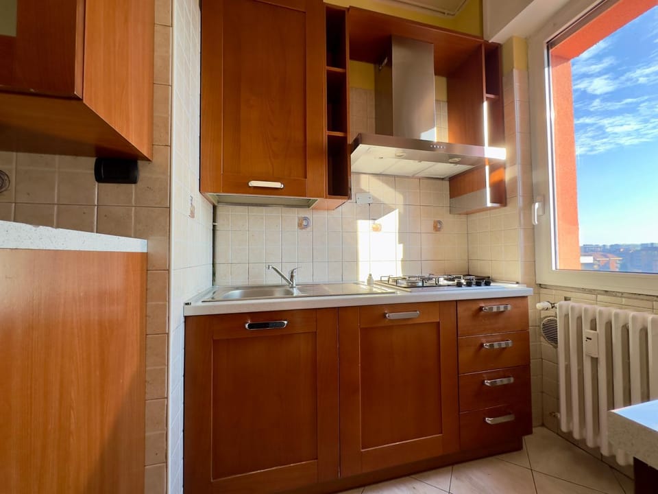 Kitchen or kitchenette, kitchen