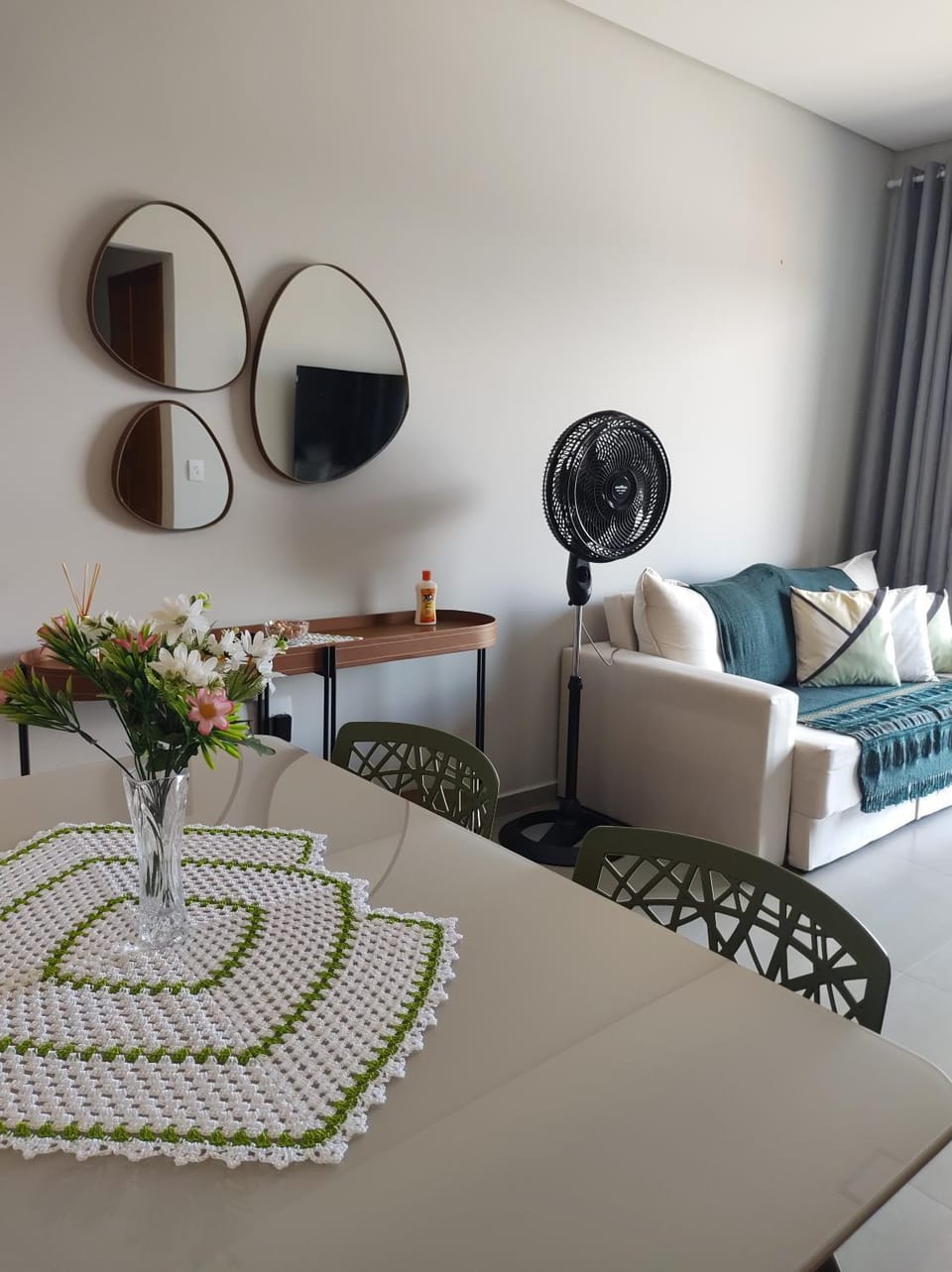 Living room, Dining area