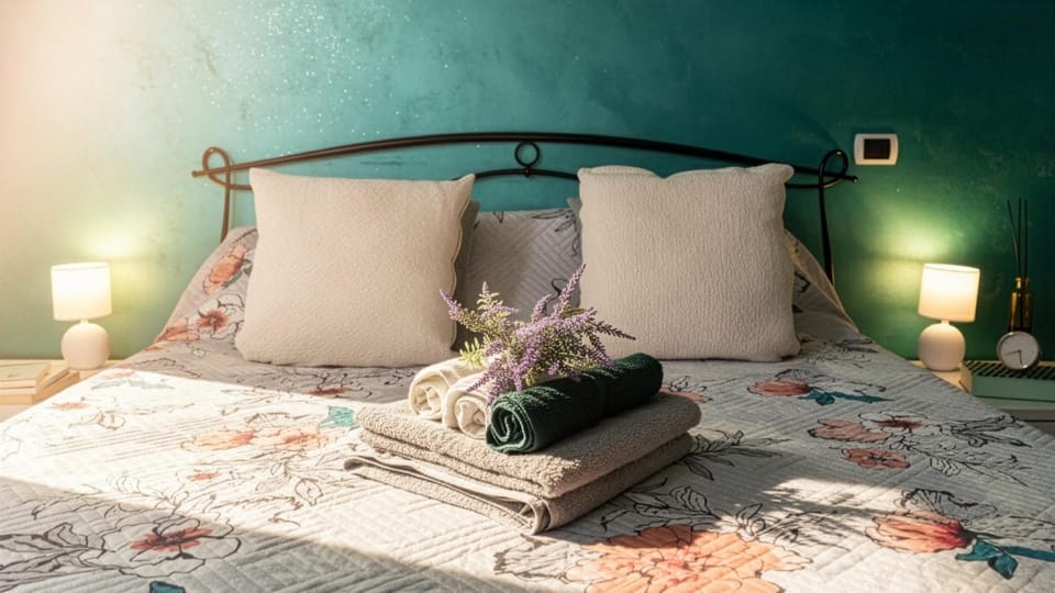 Bed, Photo of the whole room, Bedroom, towels