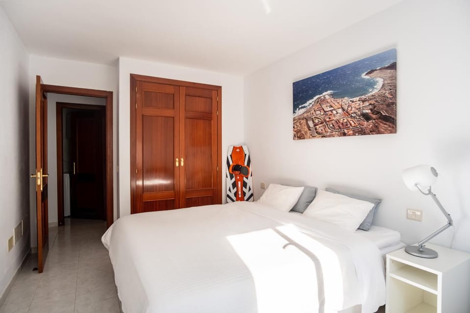 Bed, Photo of the whole room, wardrobe