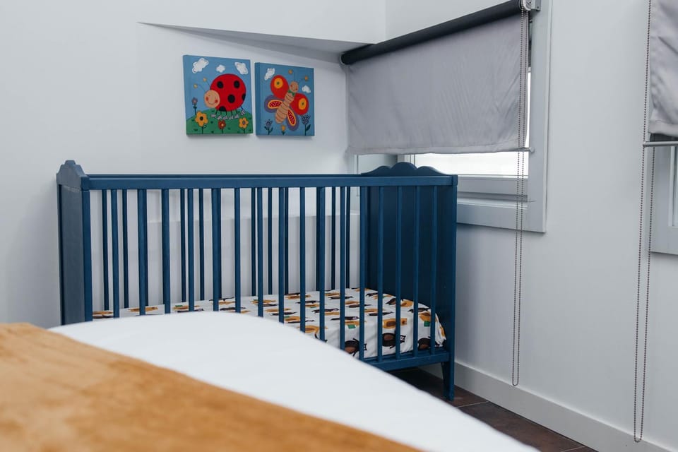 Bedroom, cot
