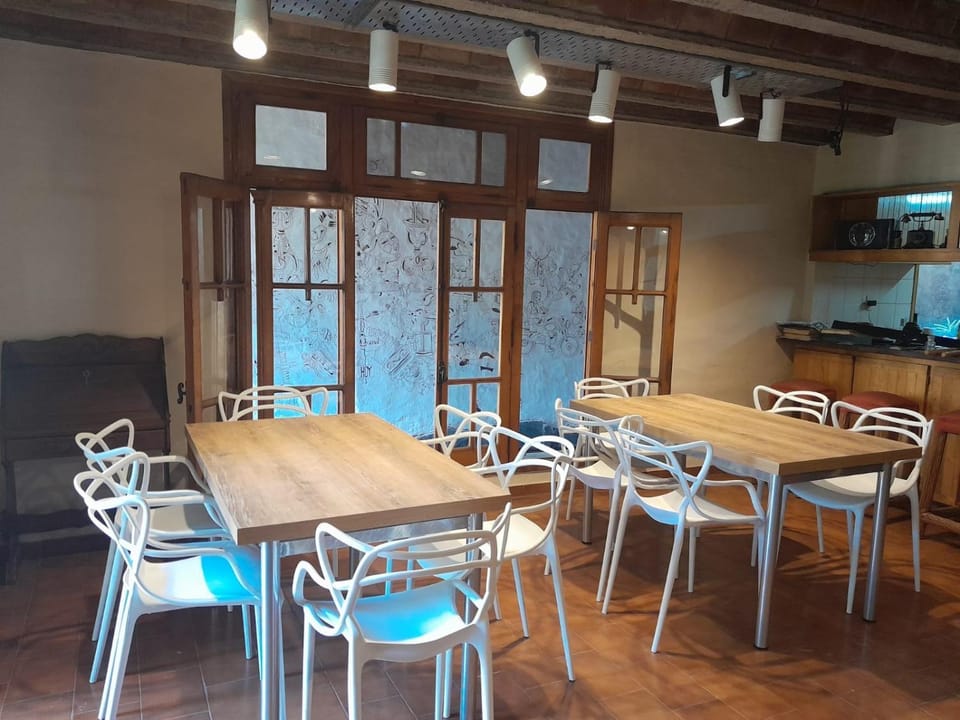 Restaurant/places to eat, Dining area