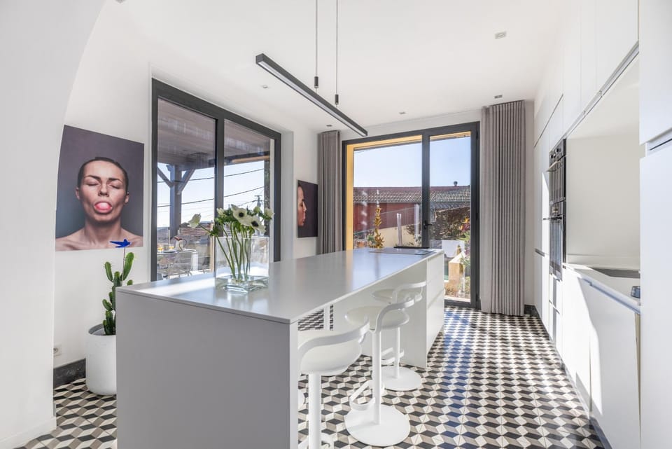 Kitchen or kitchenette