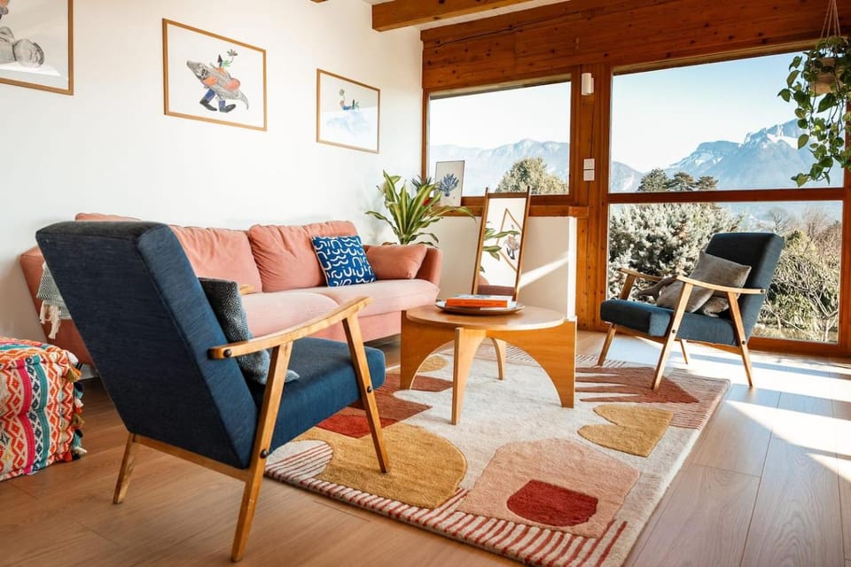 House Between Lake and Mountains Stunning View House in Sévrier