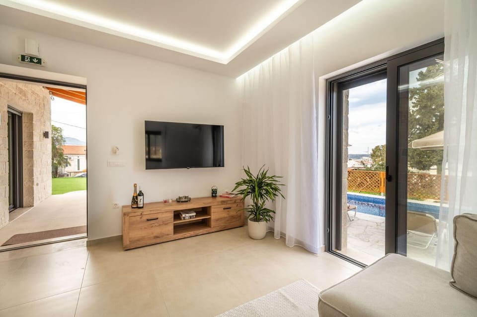 TV and multimedia, Living room