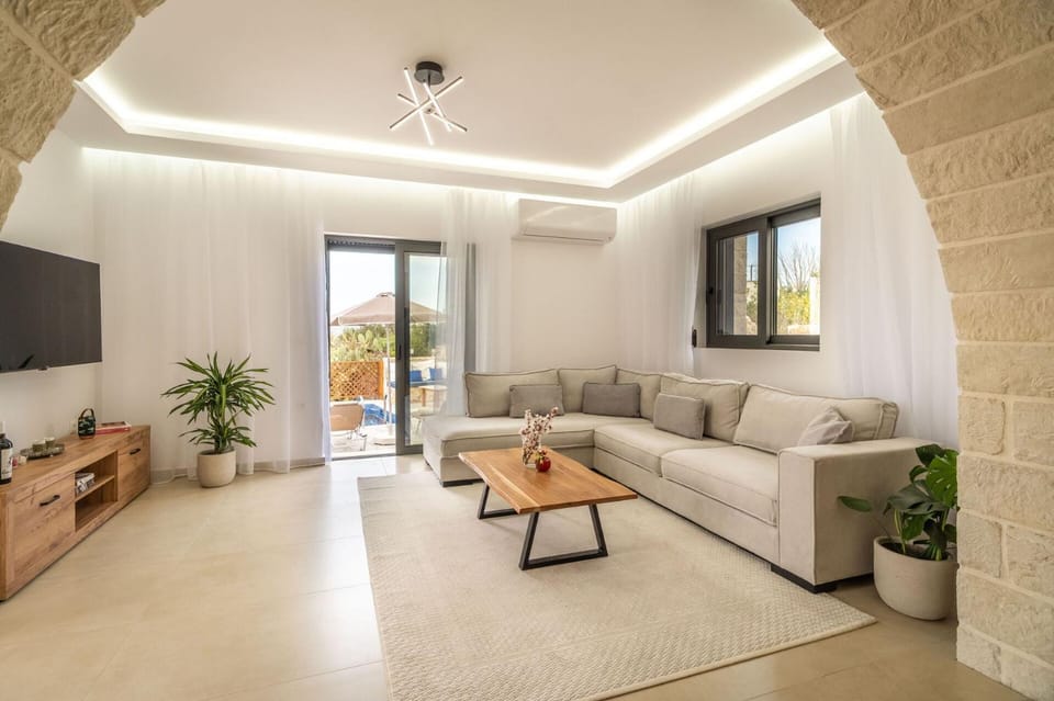 TV and multimedia, Living room, air conditioner