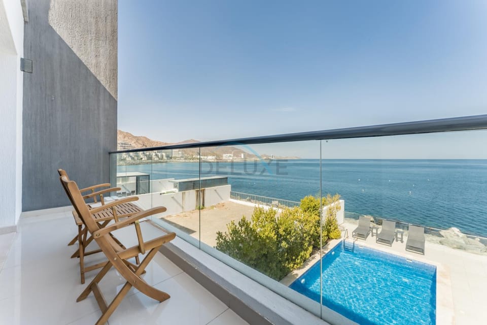 Balcony/Terrace, Pool view, Sea view