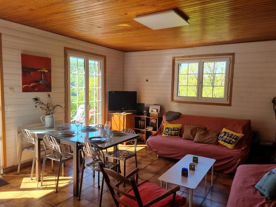 Living room, Dining area