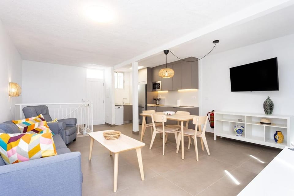 Kitchen or kitchenette, Living room, Dining area