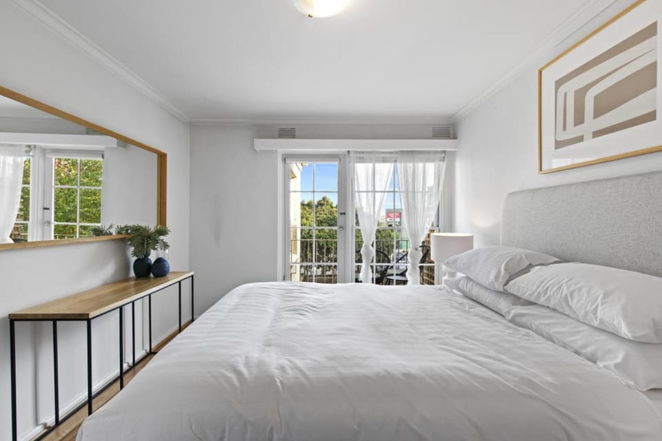Charming 2 bed in the Heart of Camberwell Apartment in Melbourne