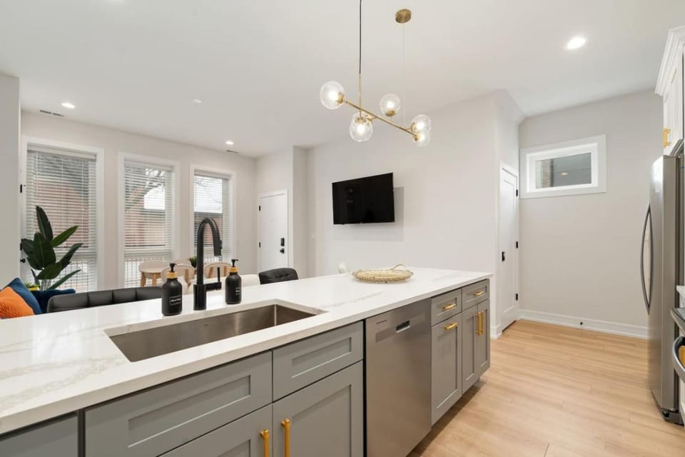 TV and multimedia, Kitchen or kitchenette