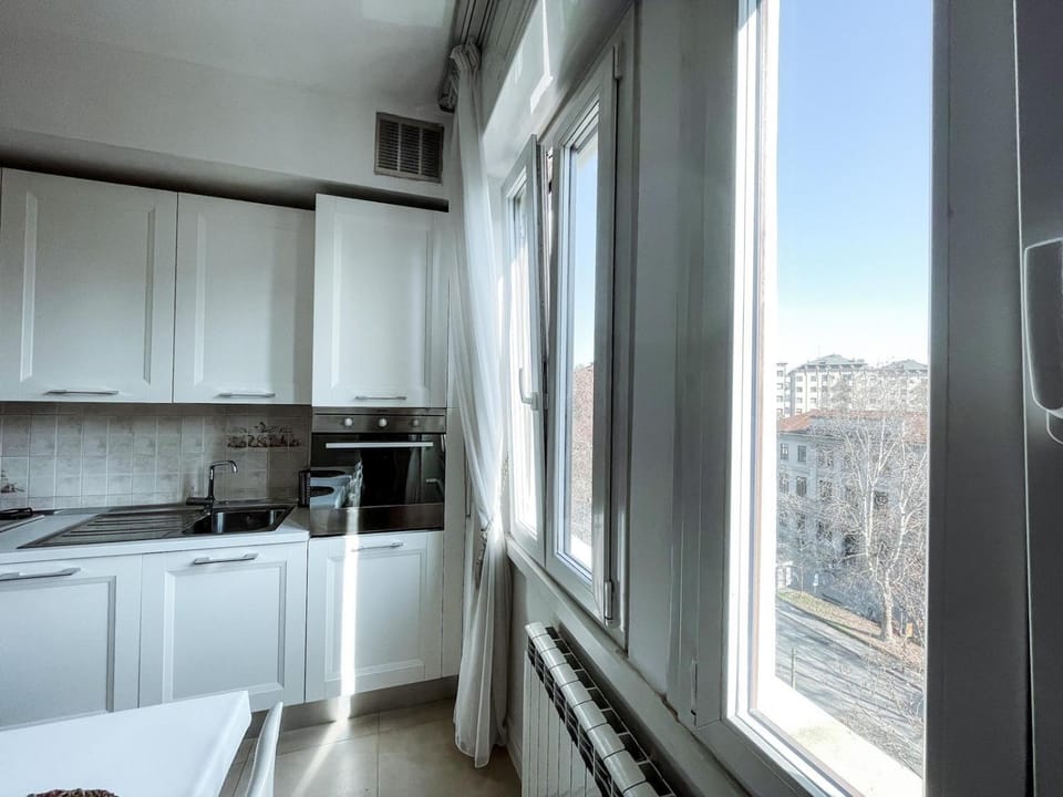 White Pearl - CityCenter - Large & Elegant Flat Apartment in Milan