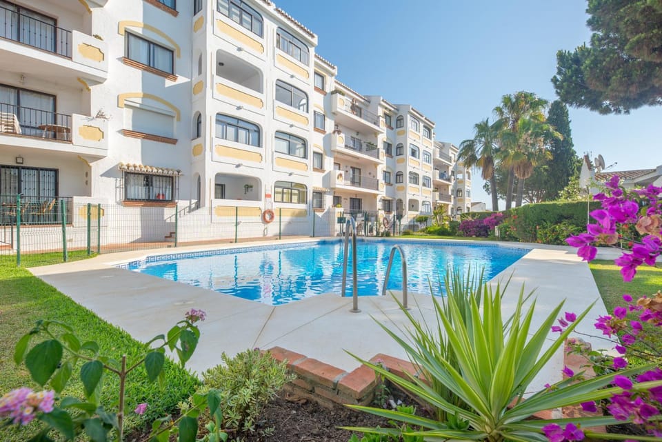 Property building, Garden view, Swimming pool