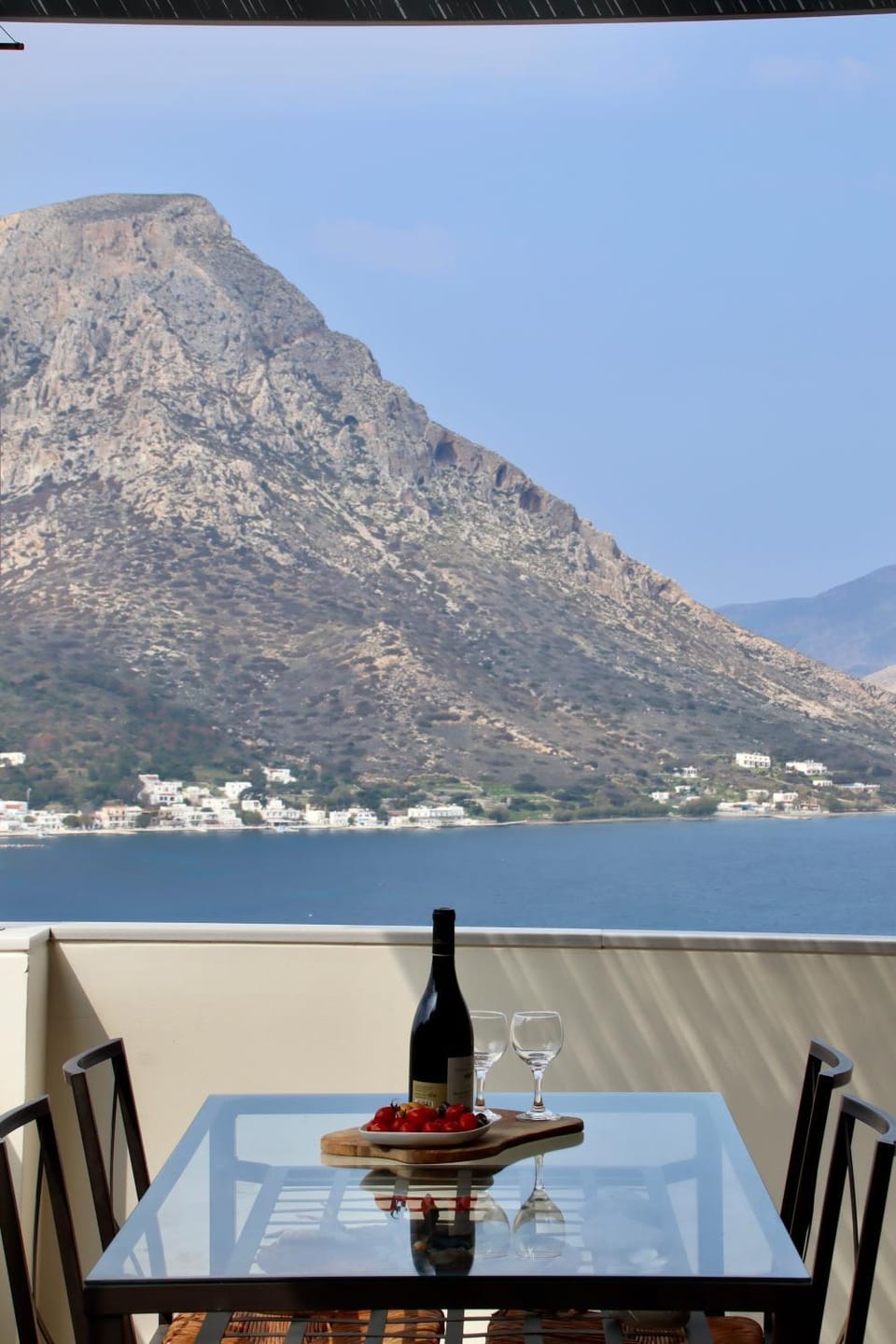 Day, Natural landscape, Dining area, Mountain view, Sea view