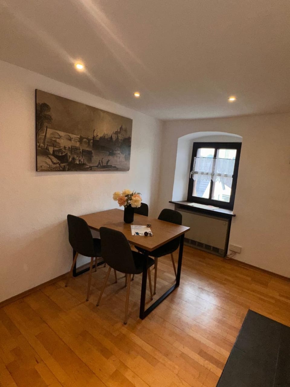 Seating area, Dining area