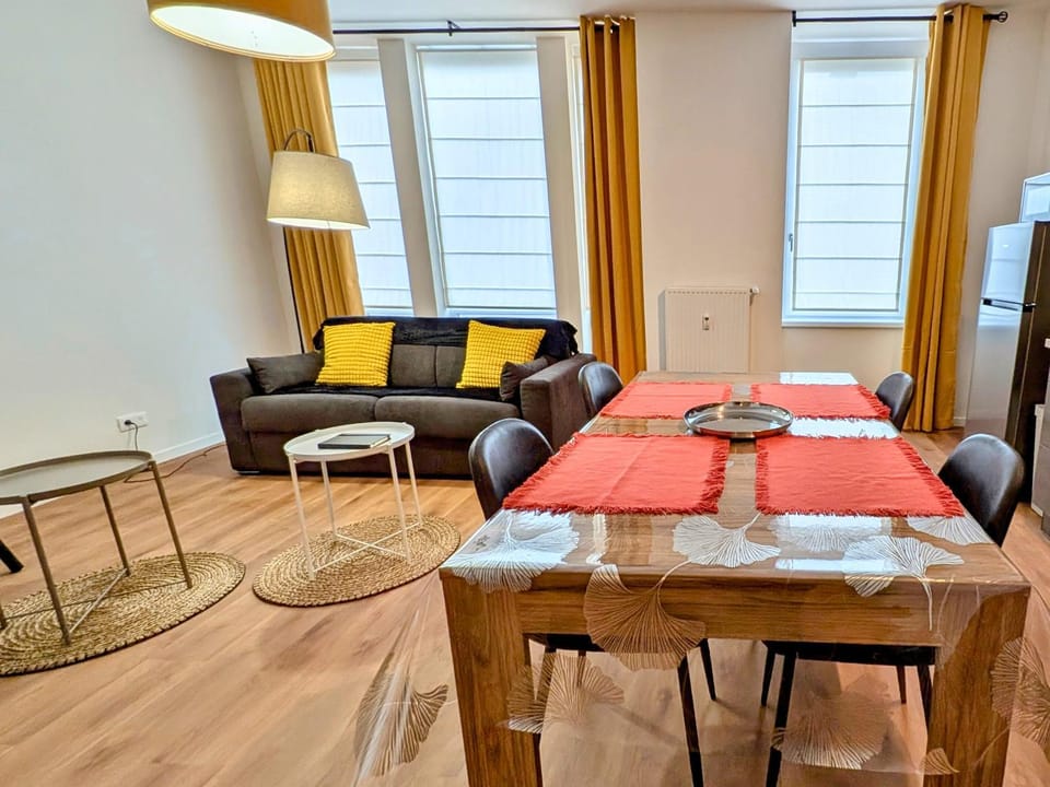 Living room, Dining area, kitchen