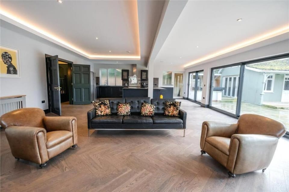 Humberston Avenue Large 4bed - Contractors Welcome & Big Living Area Apartment in Humberston