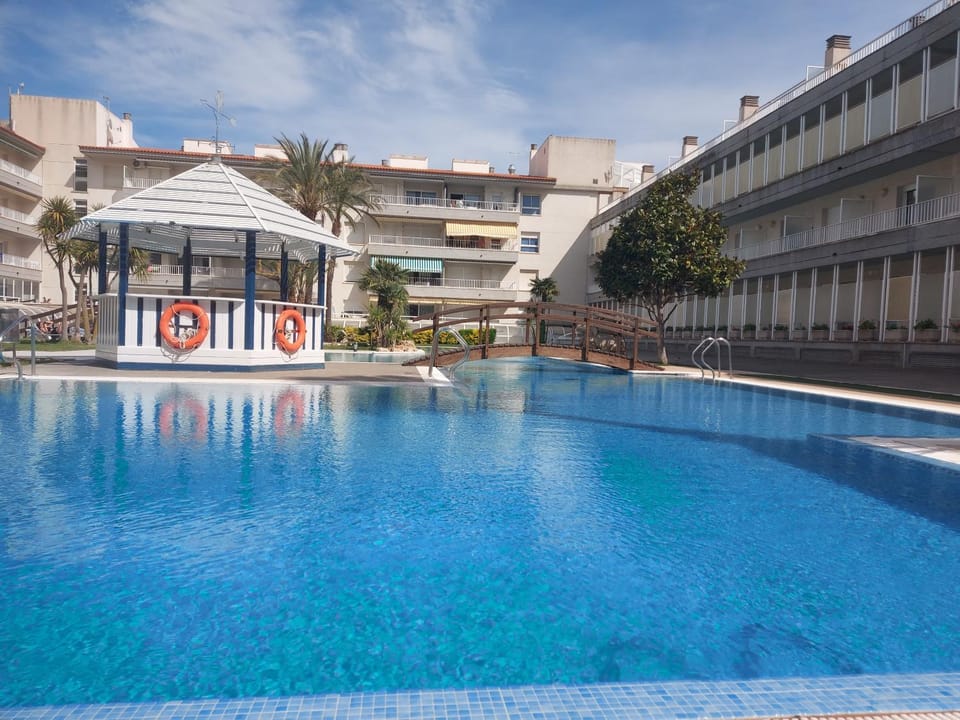 Pool view, Swimming pool, Swimming pool, sunbed