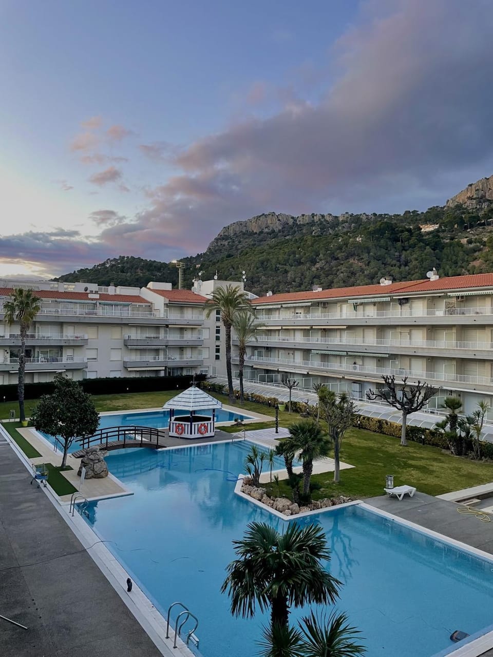 Mountain view, Pool view, Swimming pool, Swimming pool, sunbed