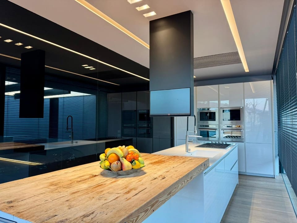 TV and multimedia, Food, dishwasher, internet, internet, oven, pet friendly, stove, laundry, washing machine, kitchen