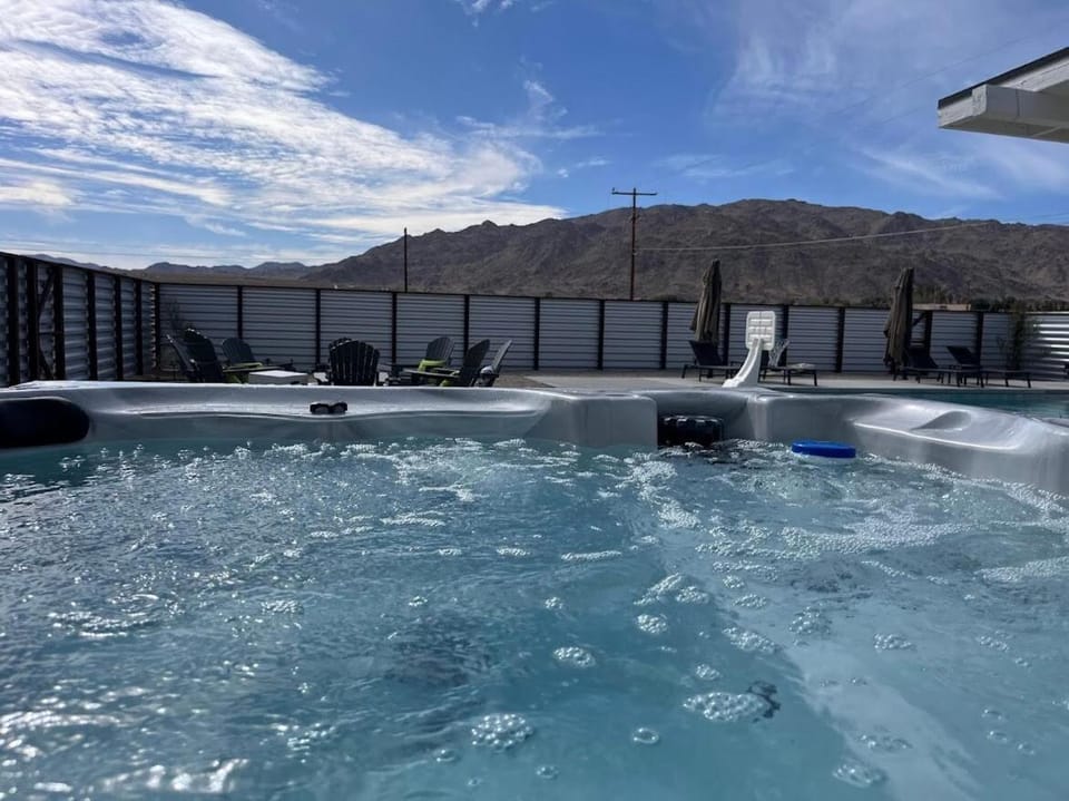 Hot Tub, Mountain view