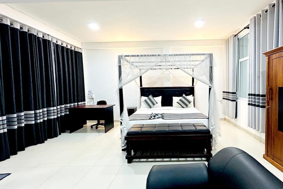 Bed, Living room, Photo of the whole room, Seating area, Bedroom, wardrobe