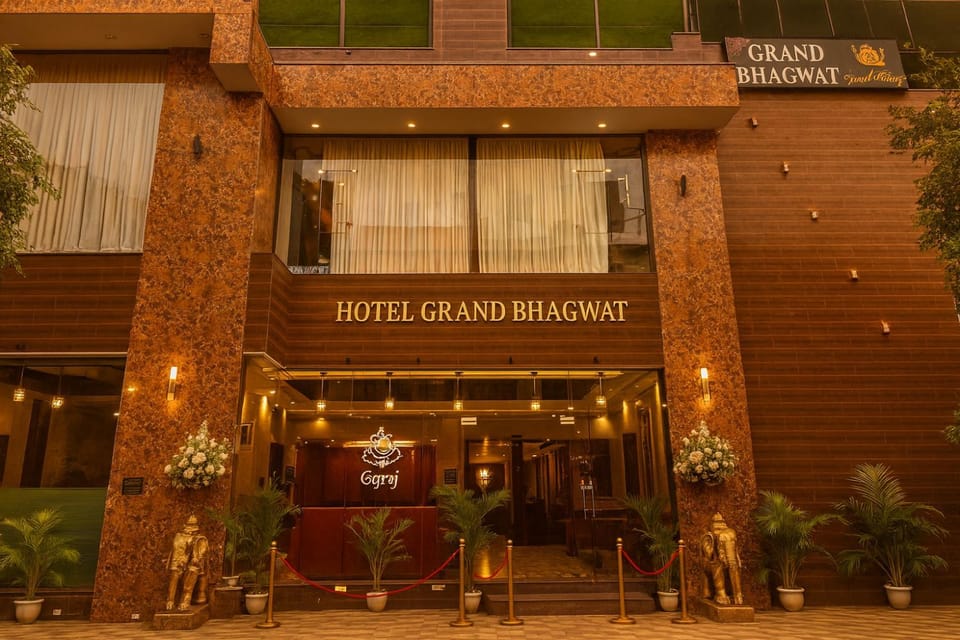 Hotel Bhagwati grand with rooftop swimming pool Hotel in Udaipur