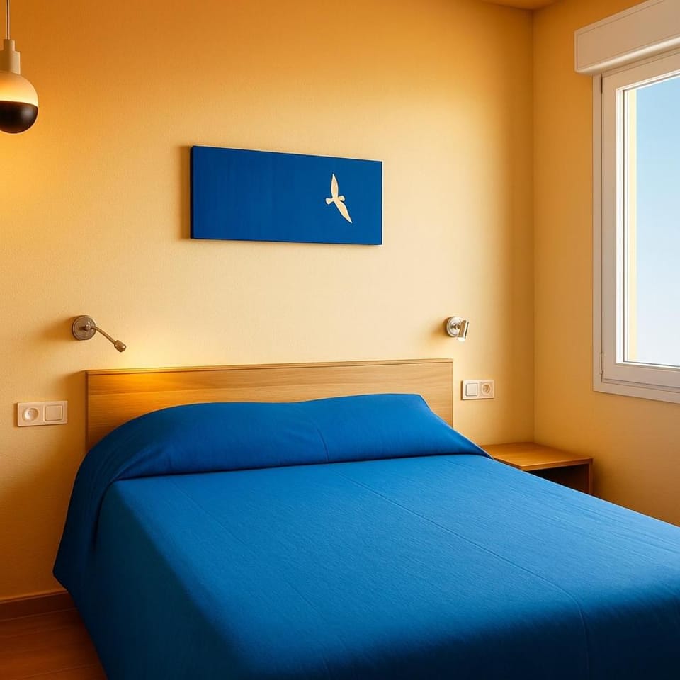 Bed, Photo of the whole room, Bedroom