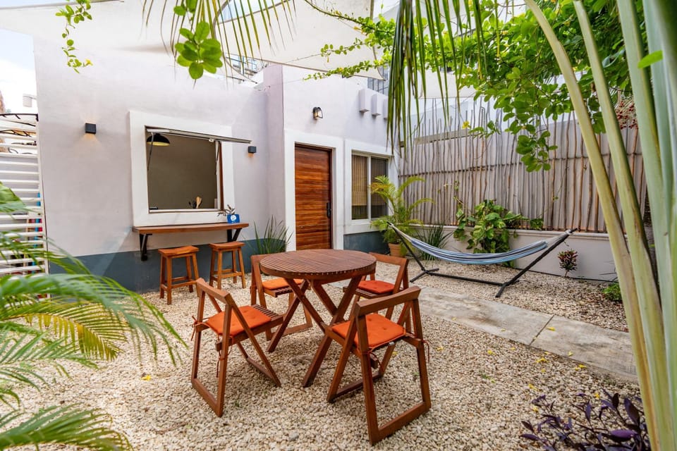 Natural landscape, Garden, Garden, Balcony/Terrace, Balcony/Terrace, Dining area