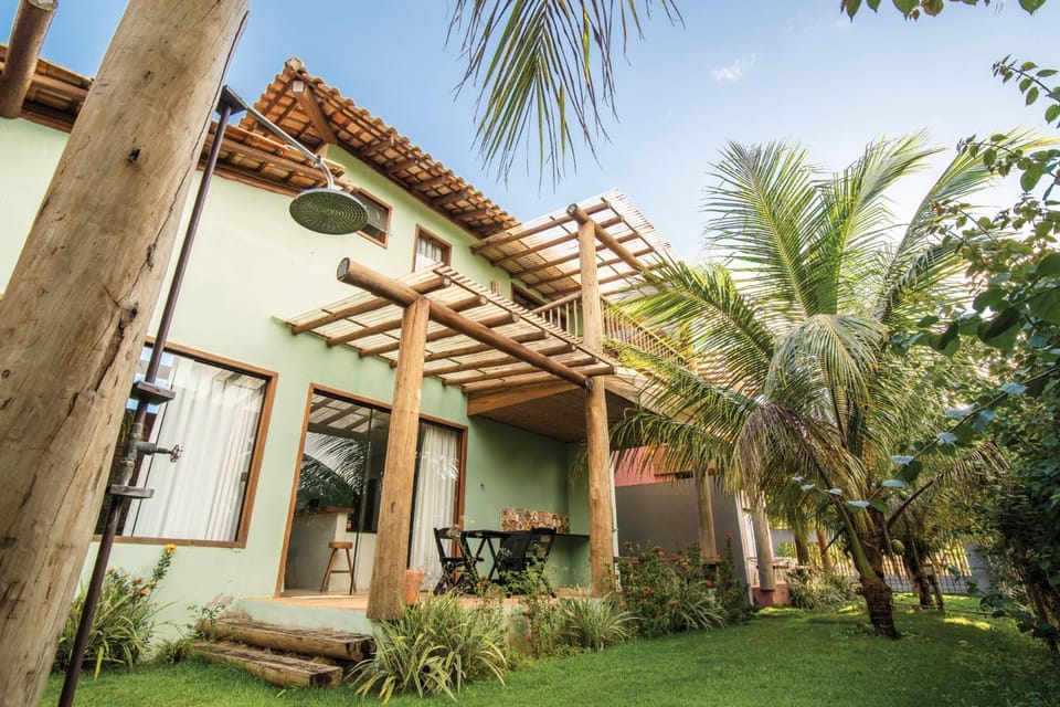 Shower, Property building, Facade/entrance, BBQ facilities, Garden