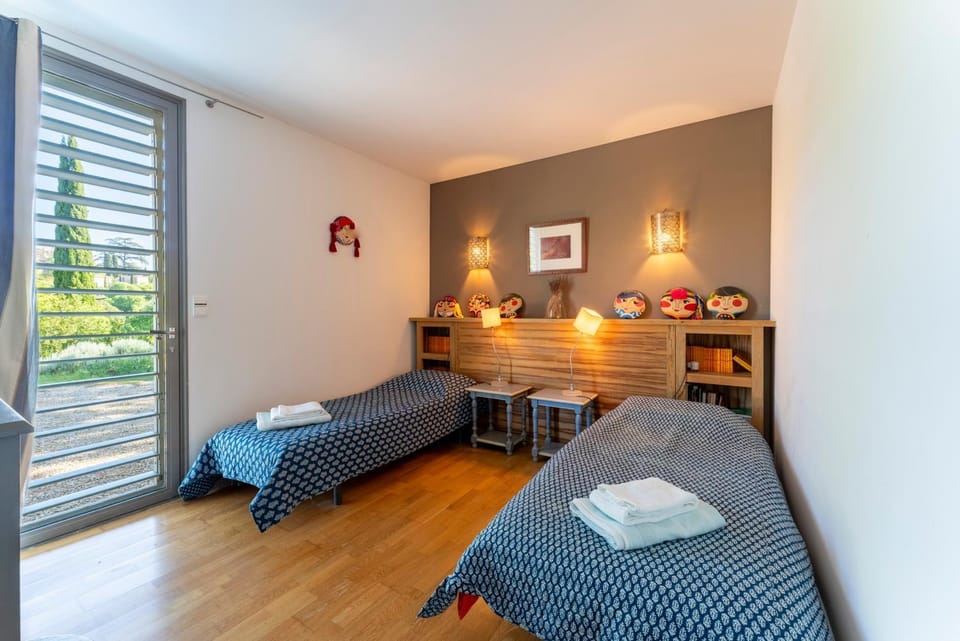 Property building, Living room, Bedroom