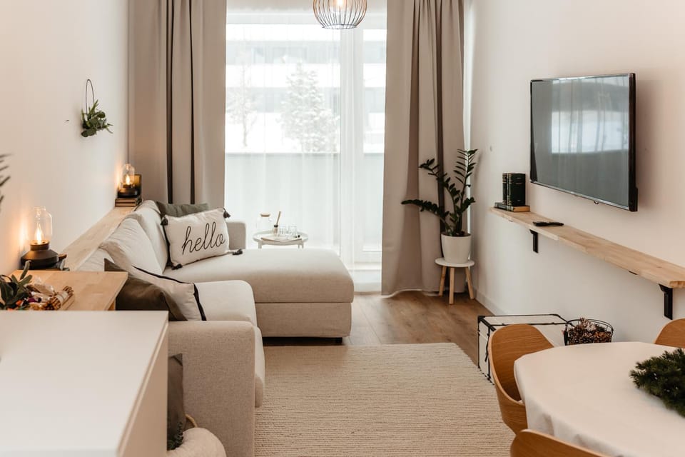 Communal lounge/ TV room, Bed, TV and multimedia, Living room, Photo of the whole room, Seating area
