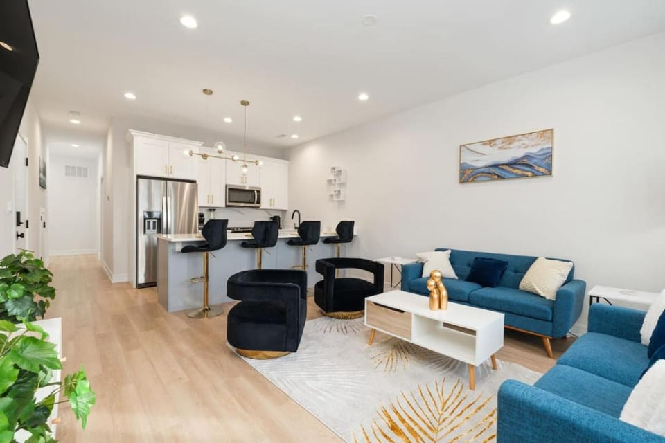 TV and multimedia, Kitchen or kitchenette, Living room