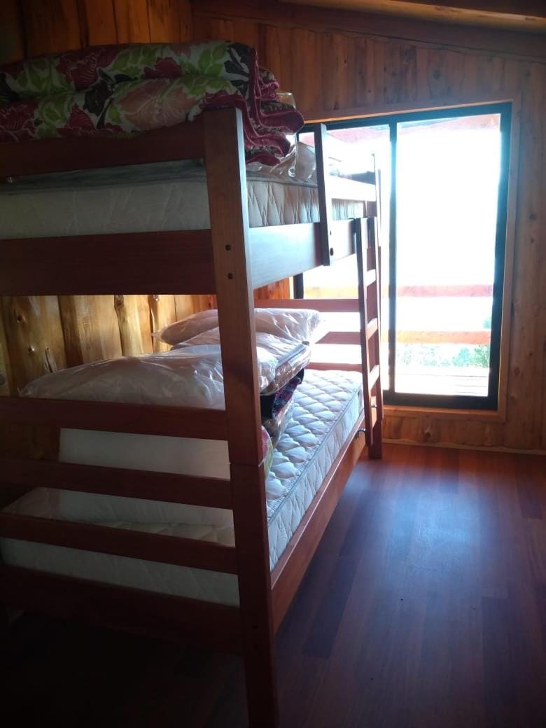Bedroom, bunk bed