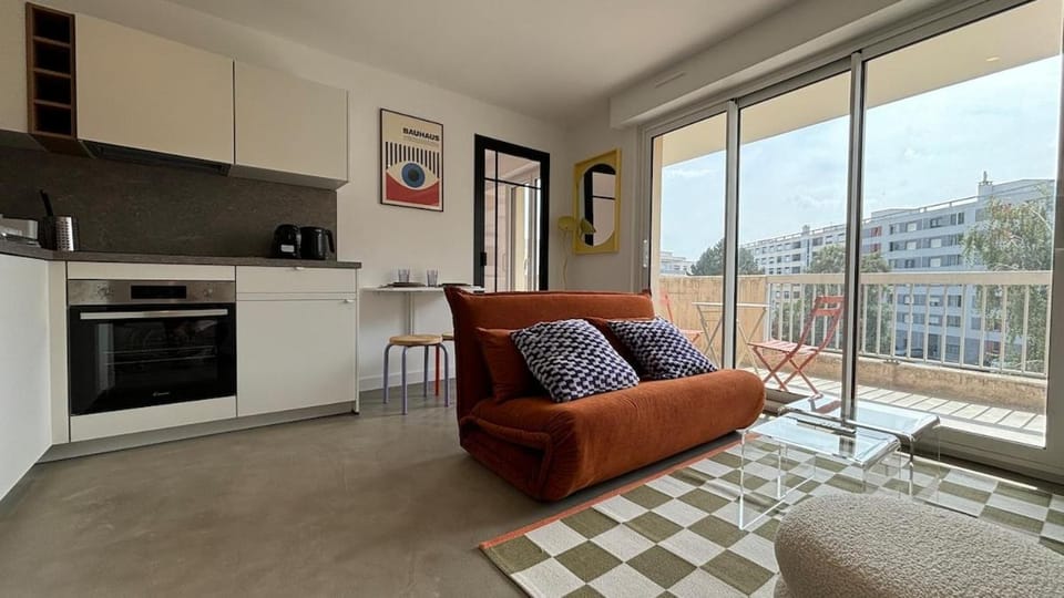 Le BAUHAUS appart moderne et rénové avec parking Apartment in Annemasse