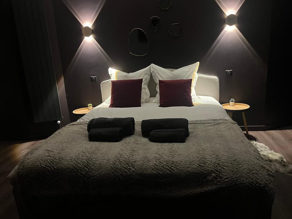 Le Cocon - Love & Spa Apartment in Auvergne-Rhône-Alpes